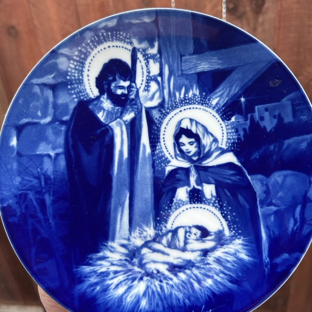 Avon The Holy Family Decorative Plate